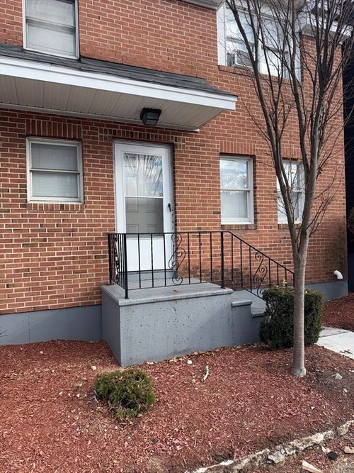 40-131 Lawrence St, Lawrence, MA, 01841-3850 | Card Image