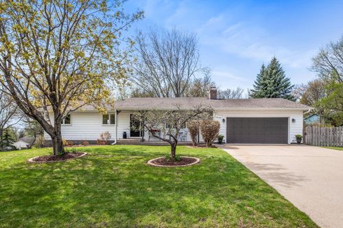 1496 Sunshine Cir, Chaska, MN, 55318-1726 | Card Image