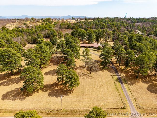 33742 Pleasant Valley Rd, House other with 3 bedrooms, 3 bathrooms and null parking in Poteau OK | Image 11