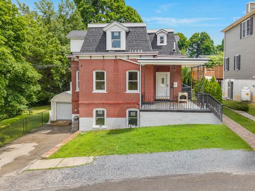 10 Robinson St, Beacon, NY, 12508-3818 | Card Image