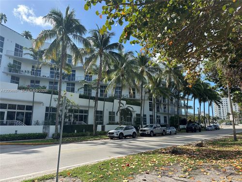 426-2001 Meridian Ave, Miami Beach, FL, 33139-1503 | Card Image