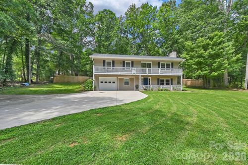 11 Greenwood Acres Dr, Mills River, NC, 28759-9736 | Card Image