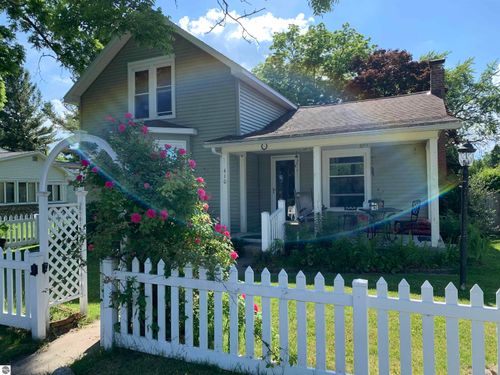 410 S 5th Ave, Tawas City, MI, 48763-9769 | Card Image