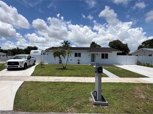 19700 Nw 44th Ave, Miami Gardens, FL, 33055-1802 | Card Image