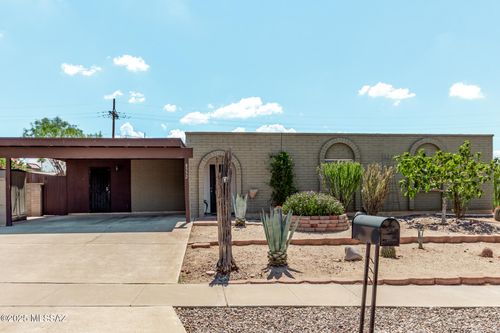 8332 E Beverly St, Tucson, AZ, 85710-5934 | Card Image