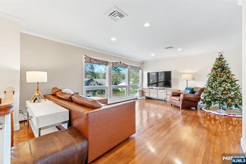 2 Columbine Ct, Montvale, NJ, 07645-1305 | Card Image