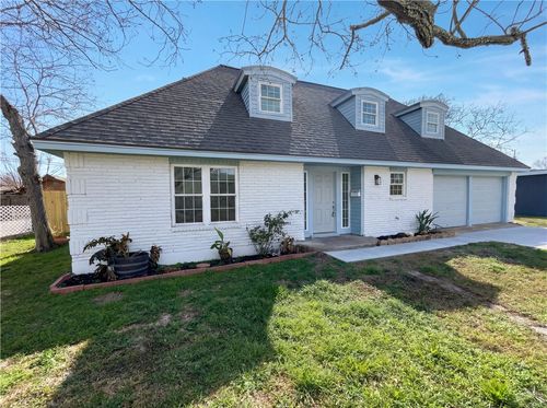 110 Driftwood Dr, Portland, TX, 78374-2524 | Card Image