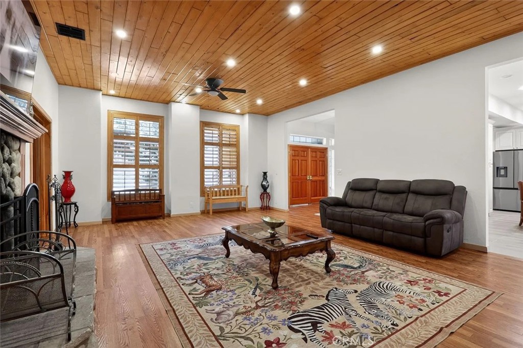 Residential in Pine Mountain Club 3