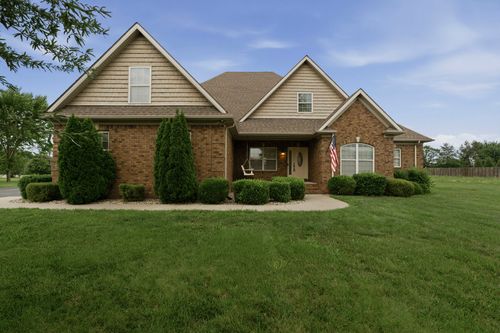 4638 Fairvue Farm Blvd, Bowling Green, KY, 42104-8302 | Card Image