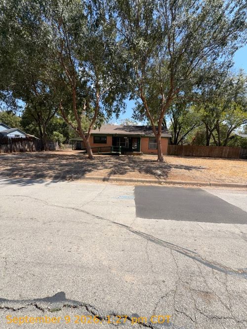 2613 Mcgee St, Fort Worth, TX, 76112-5548 | Card Image