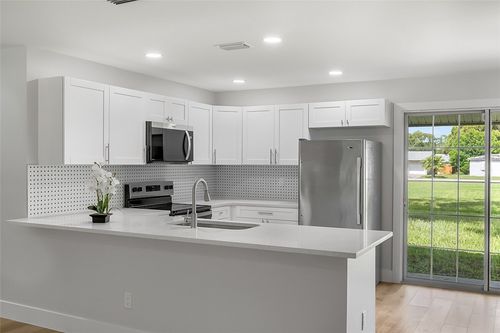 534 Michael St, SEBASTIAN, FL, 32958-4350 | Card Image