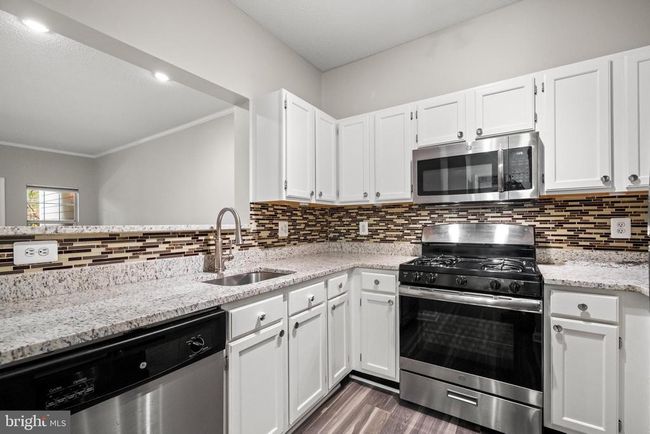 APT-14 - 1704 Lake Shore Crest Dr, Condo with 1 bedrooms, 1 bathrooms and null parking in RESTON VA | Image 6