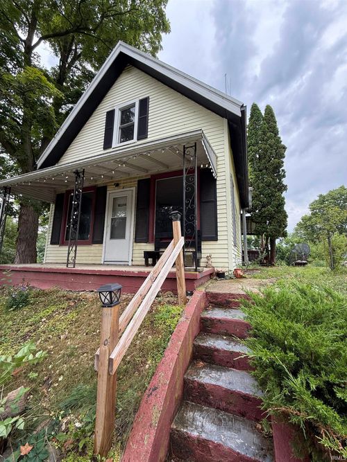 204 S Graceland Ave, Claypool, IN, 46510-8846 | Card Image