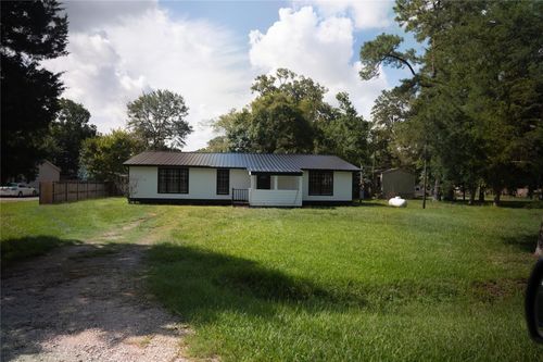 5002 Blackberry Ln, Old River Winfree, TX, 77535-1682 | Card Image