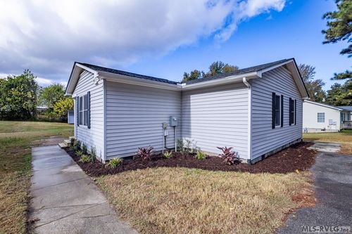 205 Smith St, South Hill, VA, 23970-2907 | Card Image