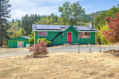 176 Debra Ln, Grants Pass, OR, 97527-7409 | Card Image