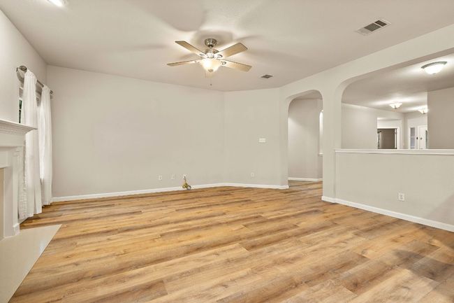 10804 N Canoa Hills Trl, House other with 3 bedrooms, 2 bathrooms and 2 parking in Austin TX | Image 6