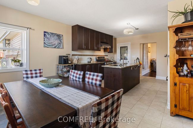 8 Laura St, House other with 5 bedrooms, 3 bathrooms and 4 parking in Lyn ON | Image 26