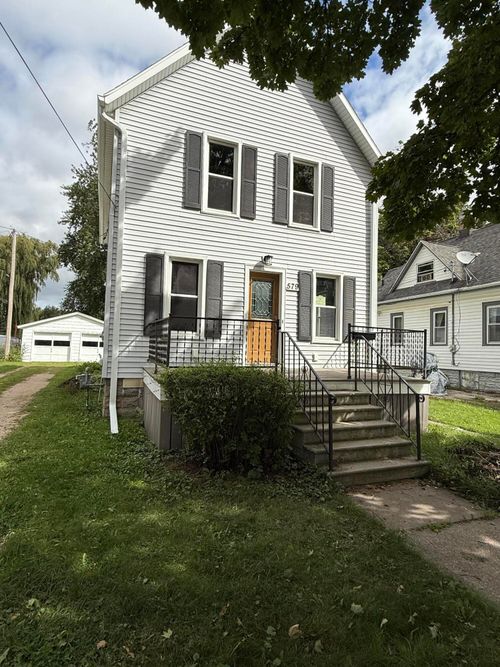 579 Forest Ave, Fond Du Lac, WI, 54935-3942 | Card Image