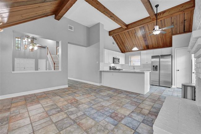 9630 W Withers Way Cir, House other with 3 bedrooms, 2 bathrooms and 2 parking in Houston TX | Image 9