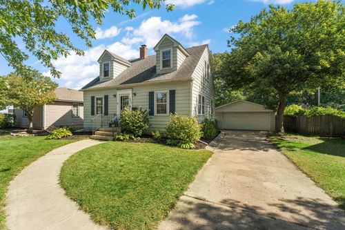 8433 Kraay Ave, Munster, IN, 46321-1910 | Card Image