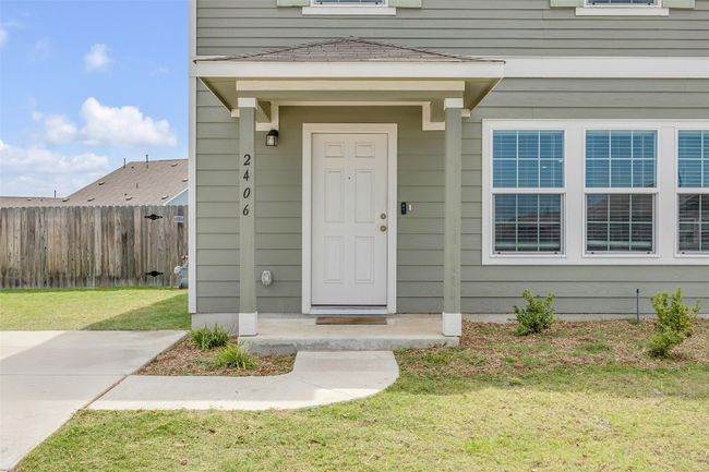 View of exterior entry | Image 4