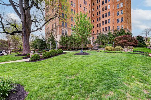 3e-2140 Bonnycastle Ave, Louisville, KY, 40205-1382 | Card Image