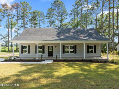 1018 Powers Ln, Winterville, NC, 28590-7780 | Card Image