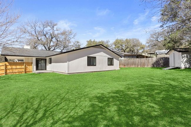 Large lot with shed included | Image 27