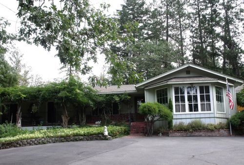 751 Espey Rd, Grants Pass, OR, 97527-7727 | Card Image
