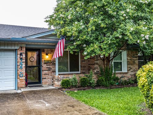 14520 Shoredale Ln, Farmers Branch, TX, 75234-2052 | Card Image