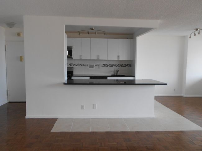 17T - 280 Luis M Marin Blvd, House other with 1 bedrooms, 1 bathrooms and null parking in JC, Downtown NJ | Image 4