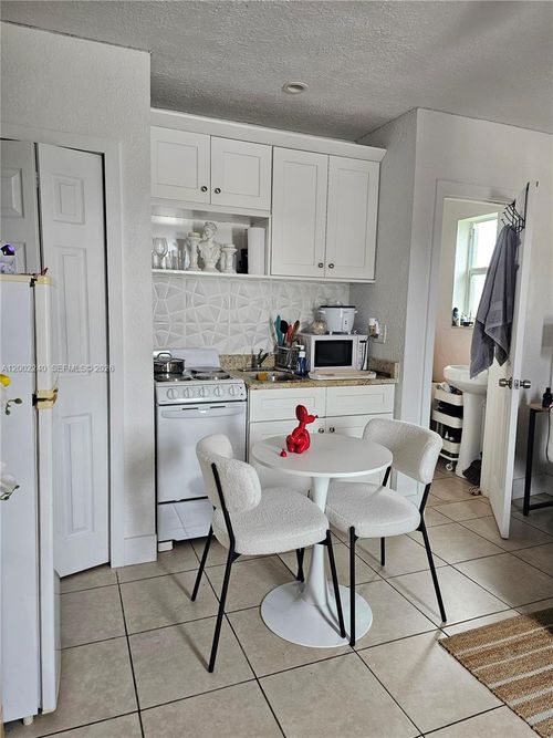 apt-5-2513 Sw 10th St, Miami, FL, 33135-4876 | Card Image