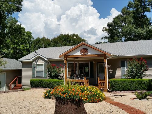 325 Hillcrest Rd, Eureka Springs, AR, 72631-9082 | Card Image