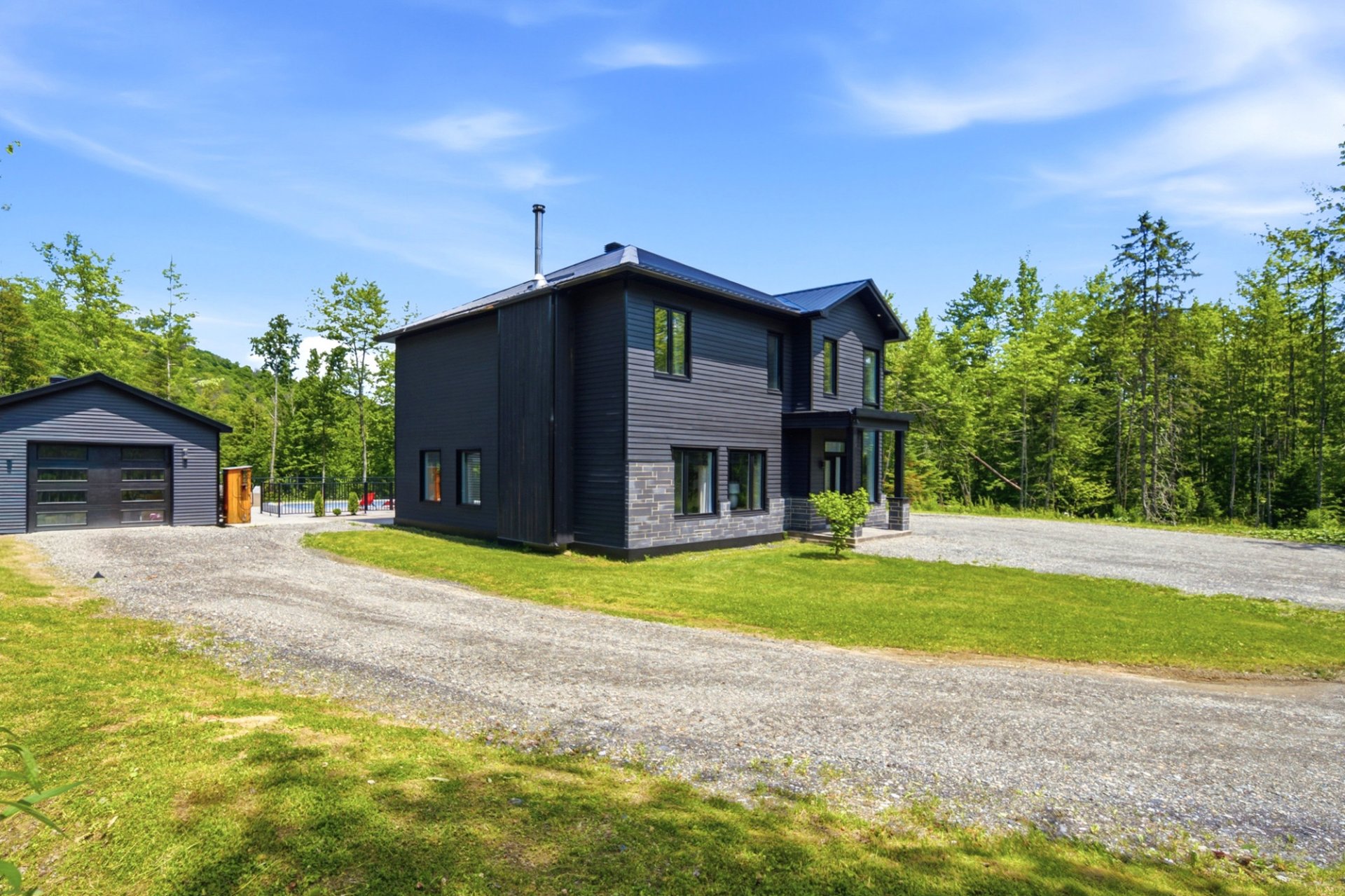 Residential in Sainte-Catherine-de-Hatley 4