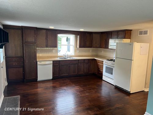 1104 E Hurd Road, Thetford Township, MI, 48420 | Card Image