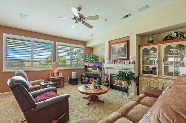 573 Fribourg Ln, House other with 3 bedrooms, 2 bathrooms and null parking in Manteca CA | Image 12