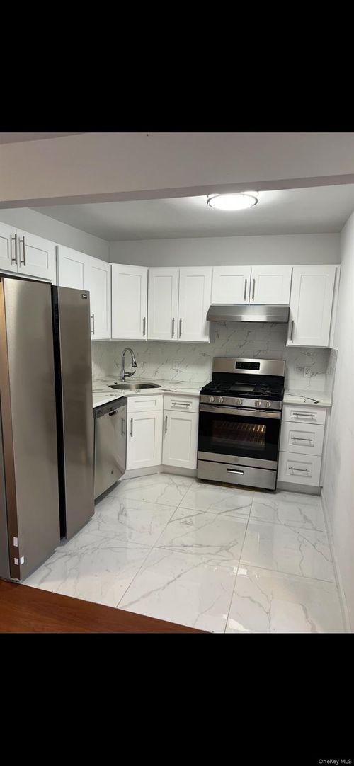 3rd-fl-43 201st St, Bayside, NY, 11361 | Card Image
