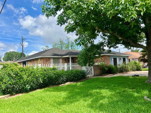 502 Saint Charles St, League City, TX, 77573-4036 | Card Image