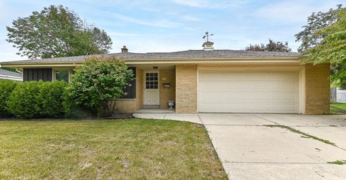 6126 Twin Oak Drive, Greendale, WI, 53129 | Card Image