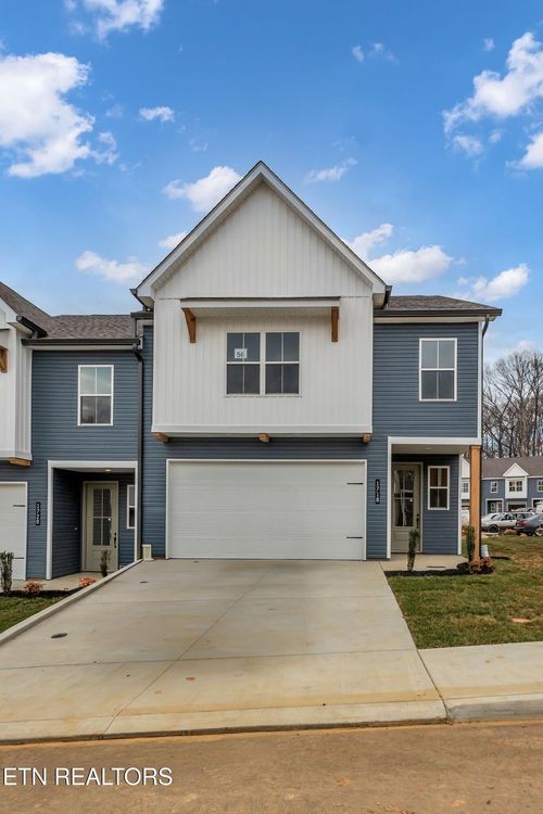 1718 Lateglow Way, Knoxville, TN, 37931-2791 | Card Image