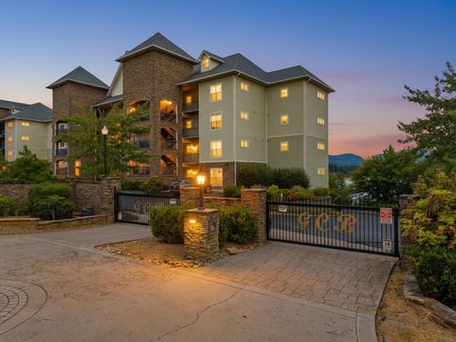 424 Sandpiper Ln, Bean Station, TN, 37708-5236 | Card Image