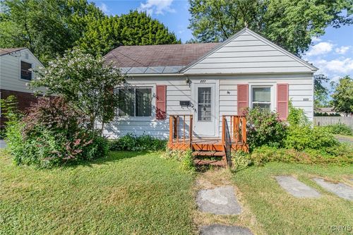 227 Beechwood Ave, Liverpool, NY, 13088-6403 | Card Image