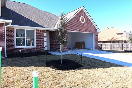 2000 Reagan Ct, Bryan, TX, 77802-1460 | Card Image