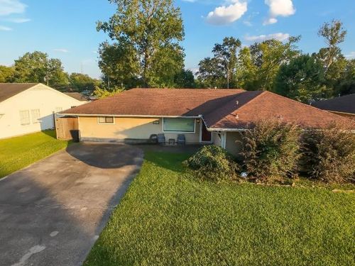 3845 Holland Dr, Beaumont, TX, 77707-2440 | Card Image