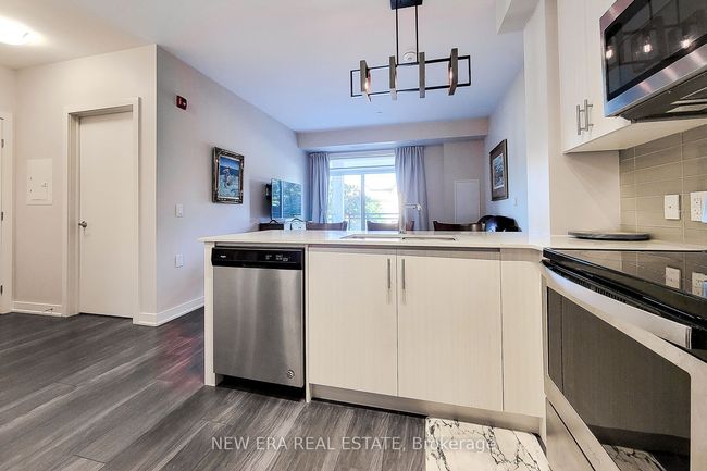 212 - 320 Plains Rd E, Condo with 2 bedrooms, 2 bathrooms and 1 parking in Burlington ON | Image 17