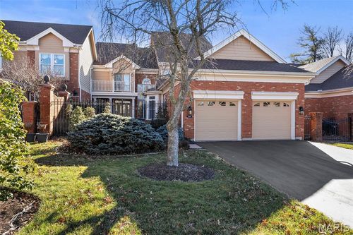 260 Carlyle Lake Dr, Creve Coeur, MO, 63141-7544 | Card Image