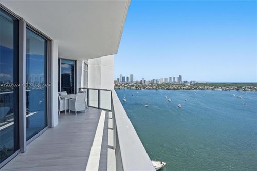 1905-17301 Biscayne Blvd, Aventura, FL, 33160-5075 | Card Image