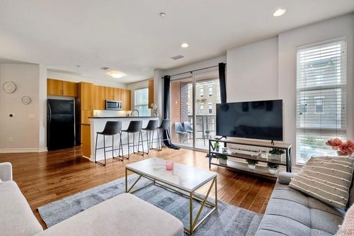 208-1225 Island Ave, San Diego, CA, 92101-7567 | Card Image