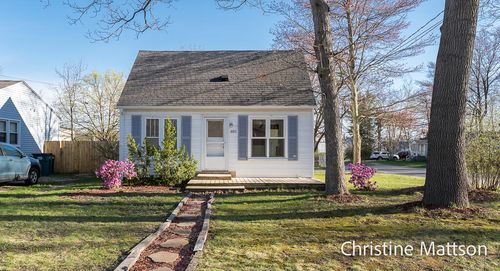 1889 Manor Dr, Norton Shores, MI, 49441-3414 | Card Image